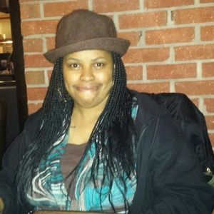 Meet your Posher, Connie